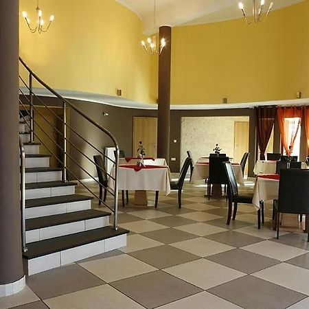 Hotel Sunny Poznań Esterno foto