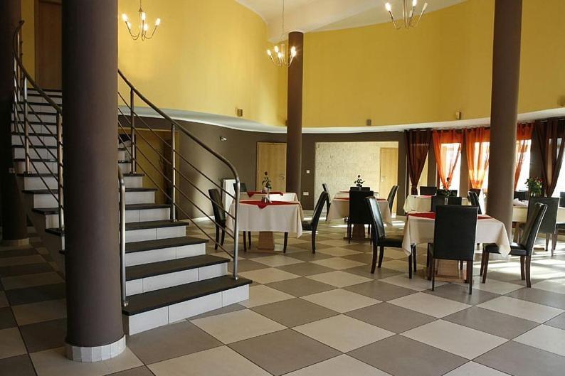 Hotel Sunny Poznań Esterno foto