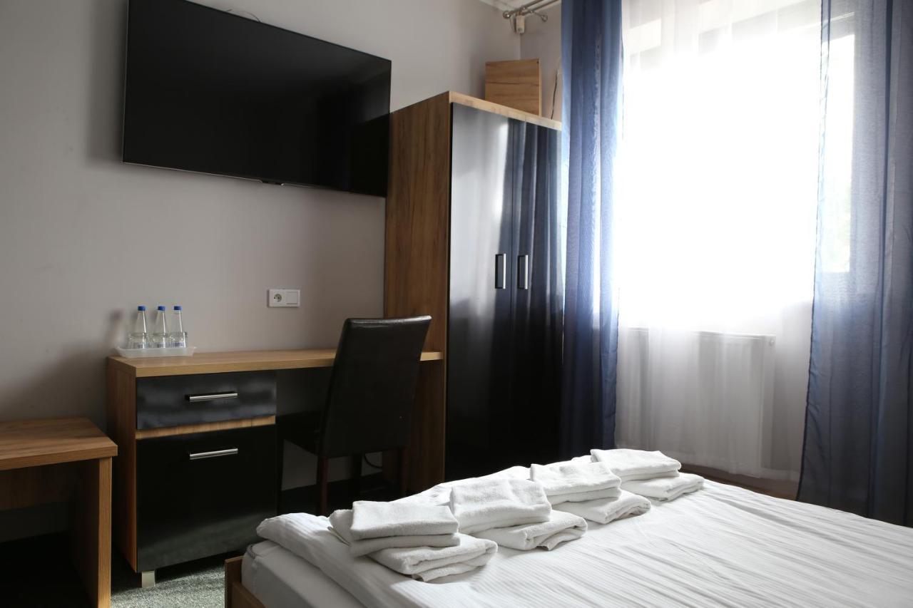 Hotel Sunny Poznań Esterno foto