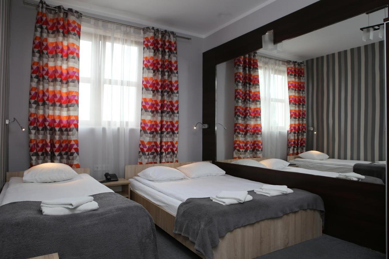 Hotel Sunny Poznań Esterno foto