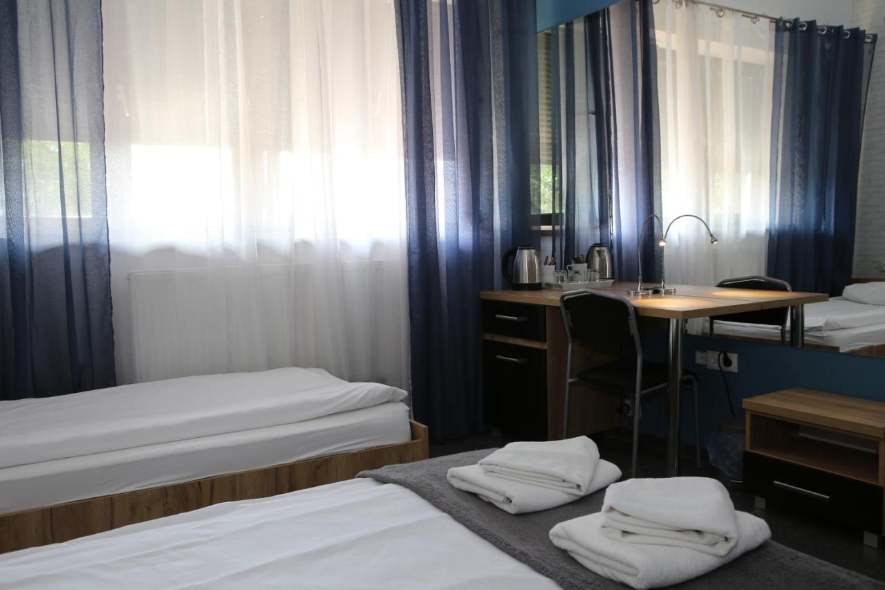Hotel Sunny Poznań Esterno foto