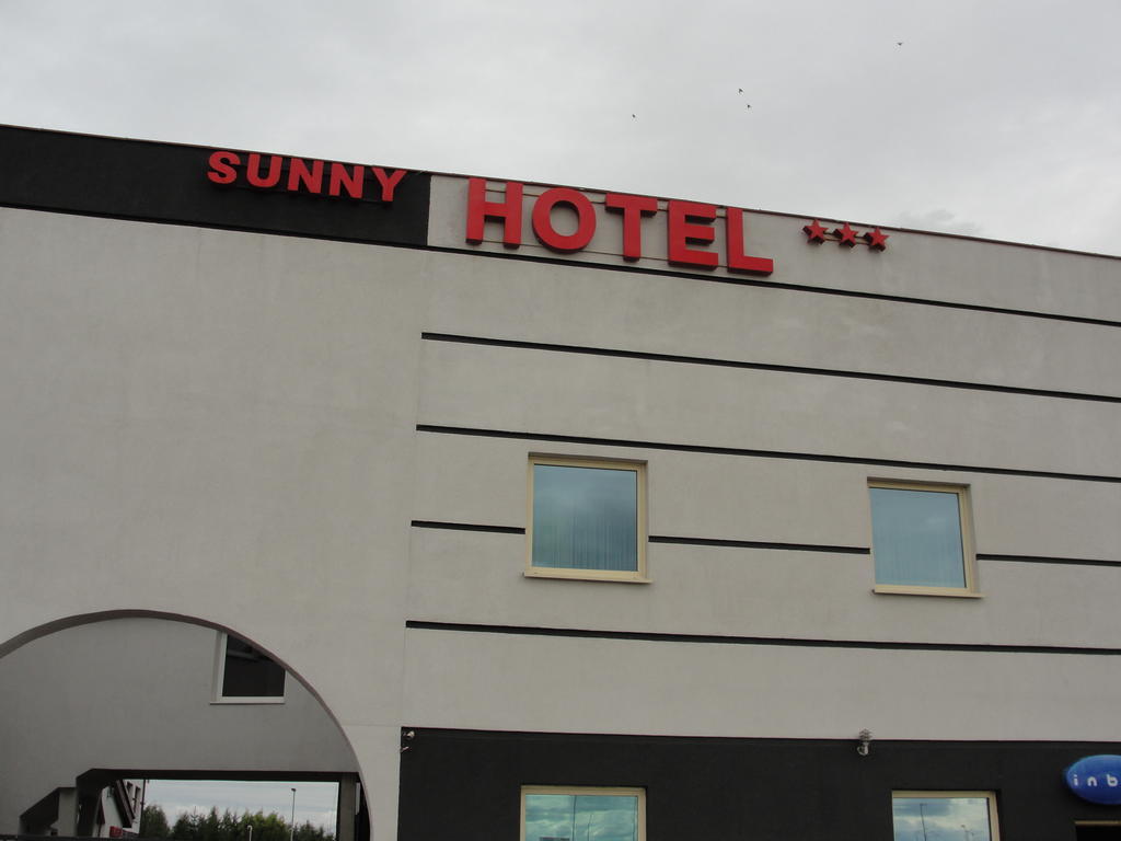 Hotel Sunny Poznań Esterno foto